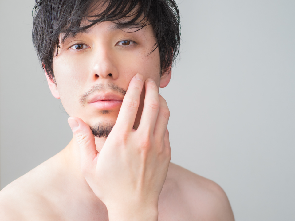 男性のスキンケアも女性用の化粧水でいいの？｜男性と女性の肌の違い