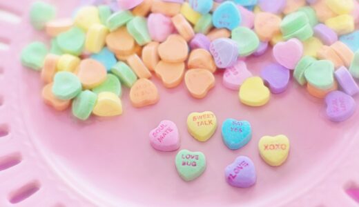 【2023年春】バレンタインにおすすめのネイルデザイン20選♡チョコレート、ニュアンスetc.