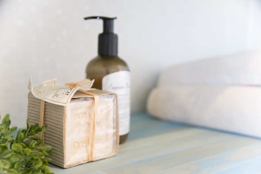 「無添加化粧品」「オーガニックコスメ」なら安全？敏感肌のための賢い化粧品の選び方