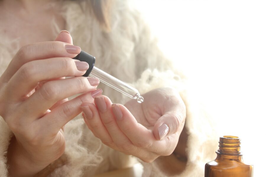 花粉シーズンの肌荒れにおすすめの美容成分と、スキンケアの選び方